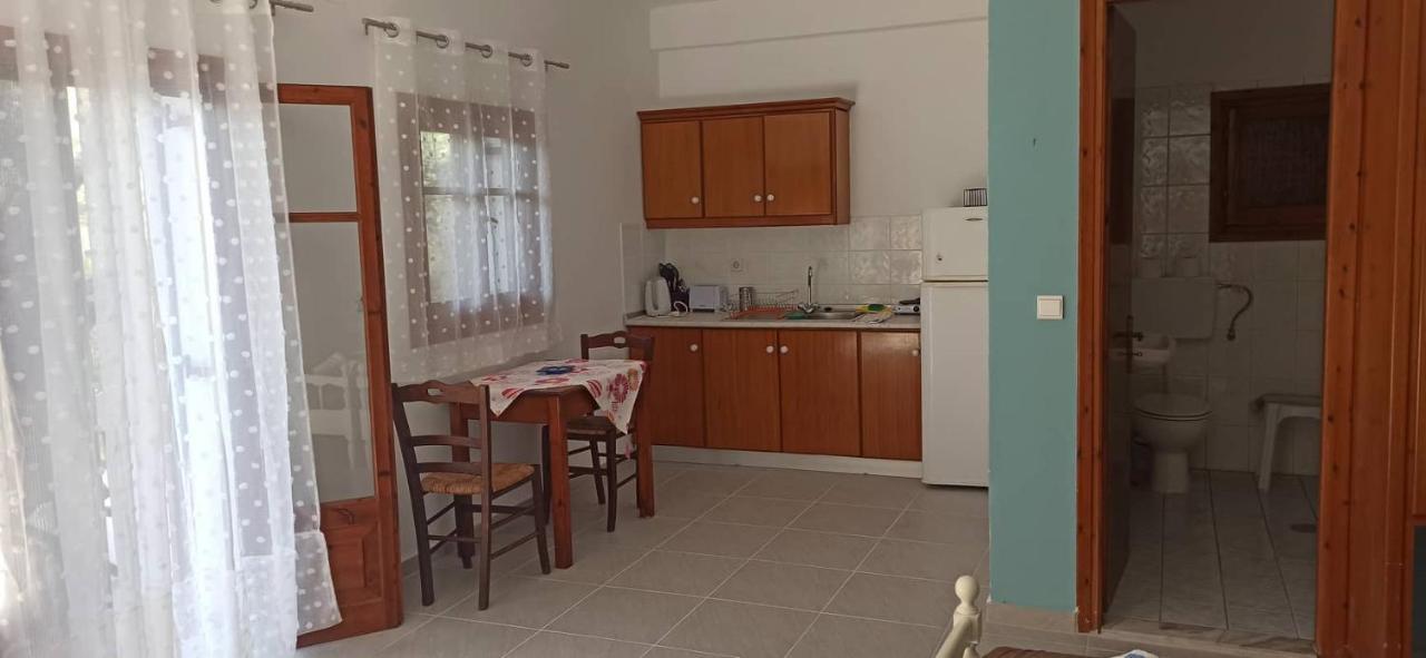 Andreas Apartments Agios Georgios Pagon Exterior foto