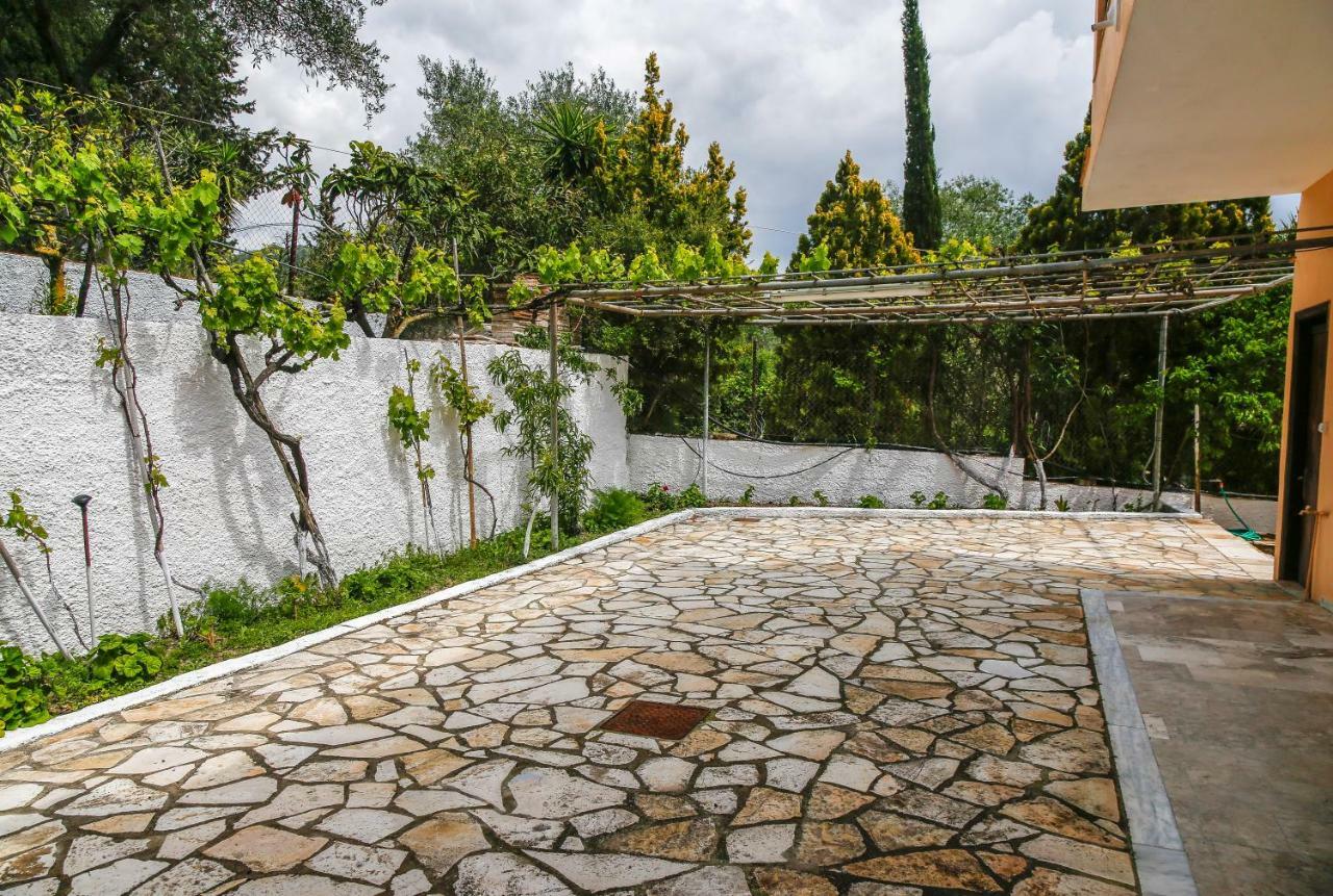 Andreas Apartments Agios Georgios Pagon Exterior foto
